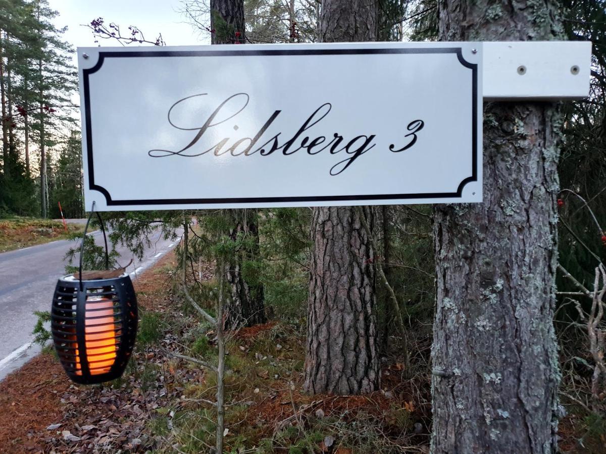 Lidsbergs Torp I Oelme Fran Ar 1910 Ett Eget Mysigt Torp Med Kakelugn, Lagt I Tak, Sovrum Med Dubbelsaeng Och 2 Enkelsaengar Pa Loft Med Snedtak Baeddsoffa I V-rum Traedgard Med Gasgrill 度假居 *